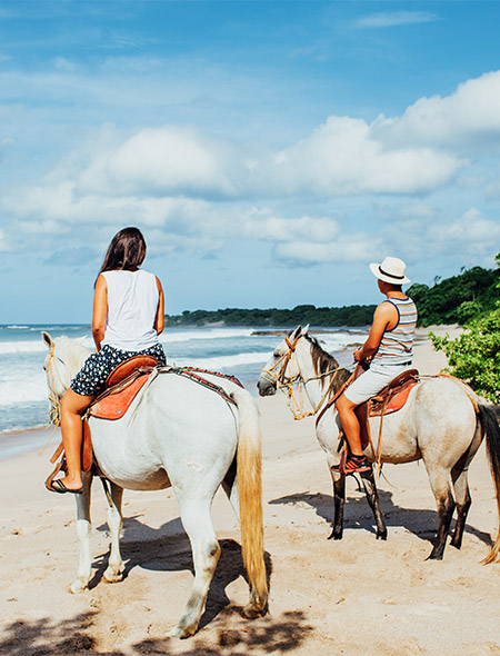 hotel de playa en nicaragua con caballos